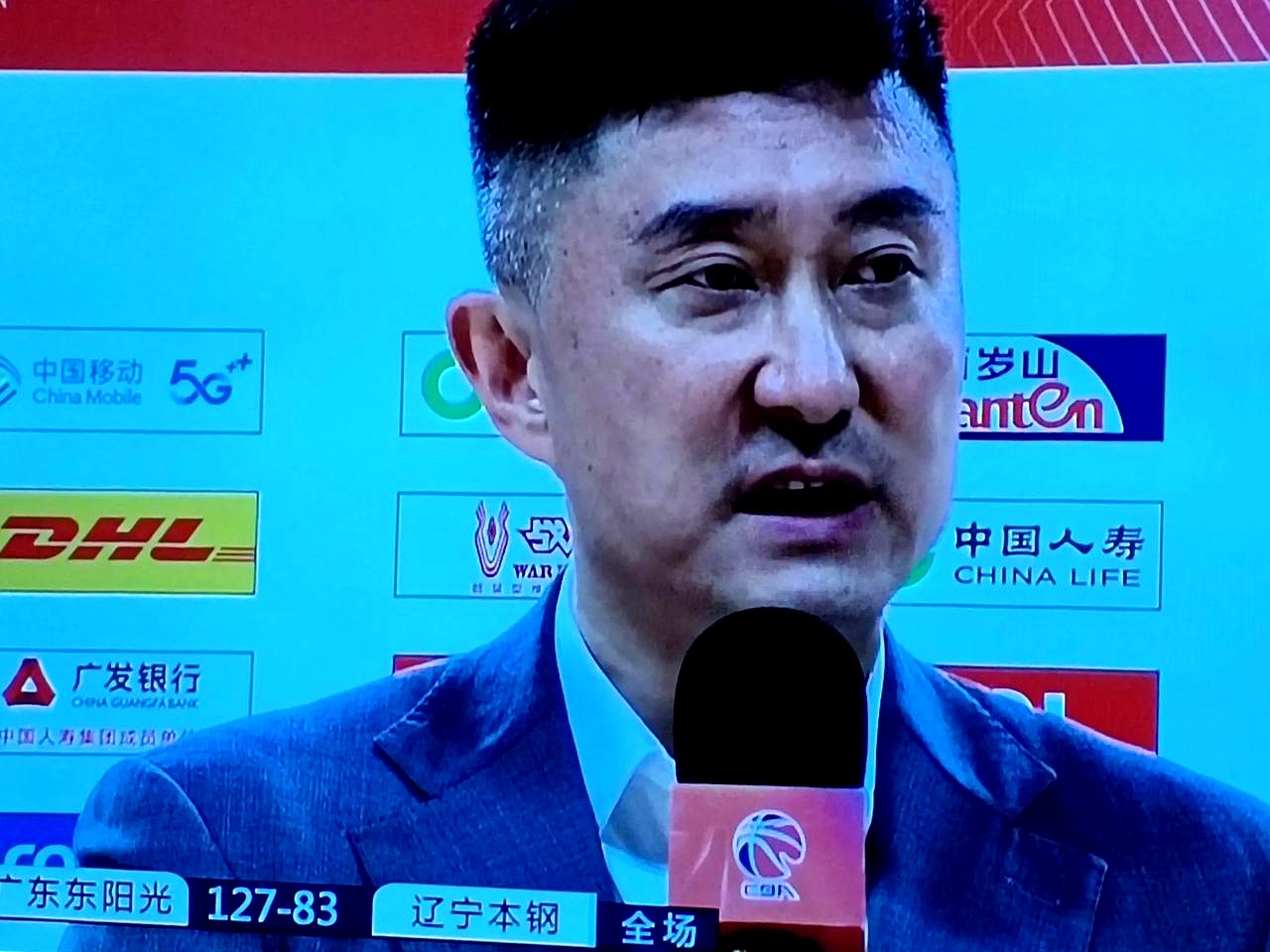 包含辽宁队走下神坛，卫冕之路波澜重重的词条