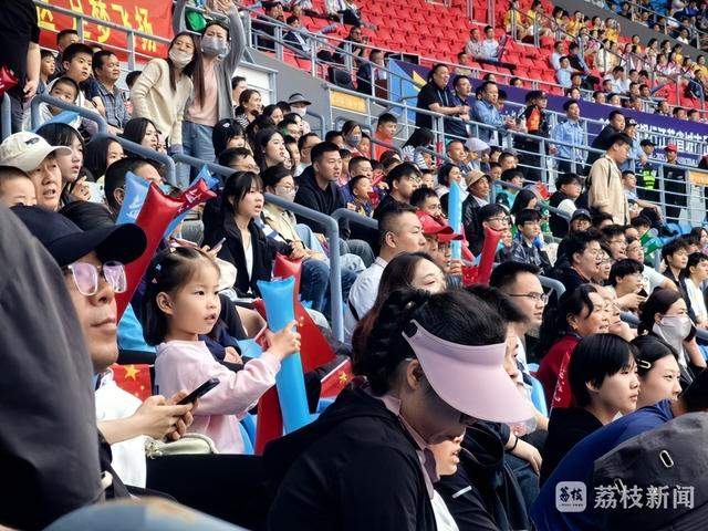 国内足球赛事火热燃烧观众心的简单介绍