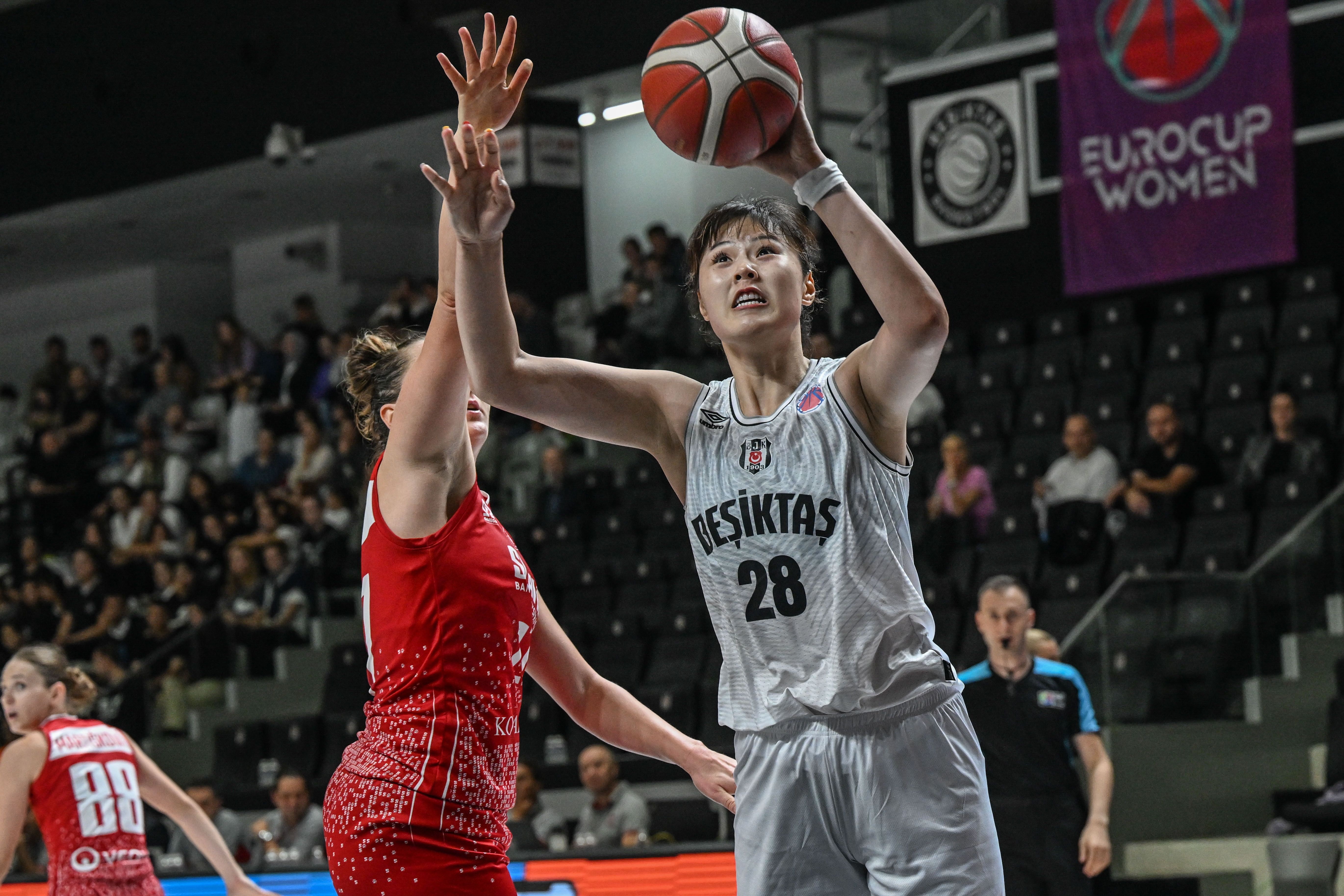 19分12篮板！李月汝取得WNBA生涯首次两双的简单介绍