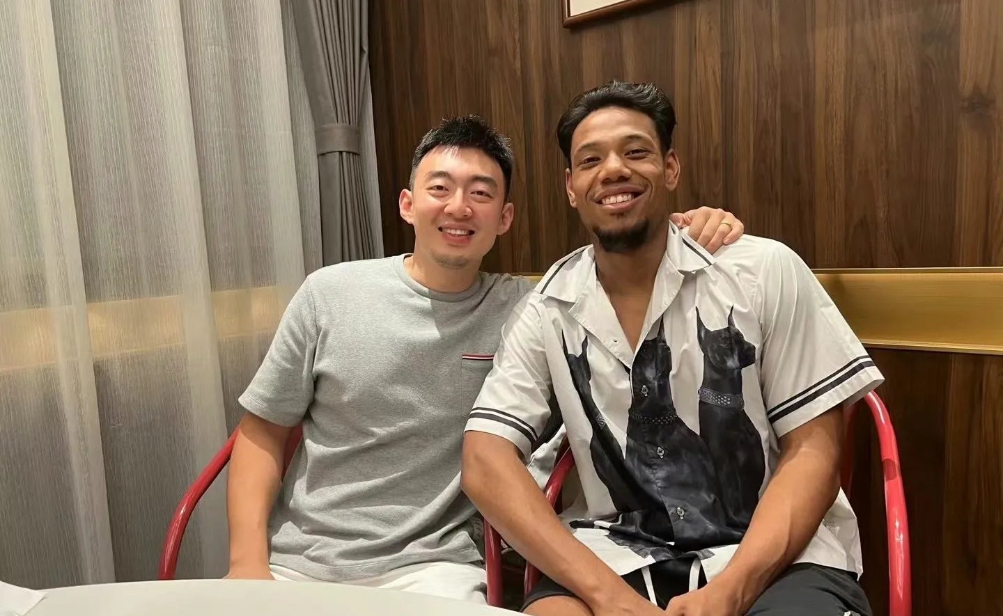 包含球队续约16岁中场哥伦，感谢球员家人对拉玛西亚的信任的词条