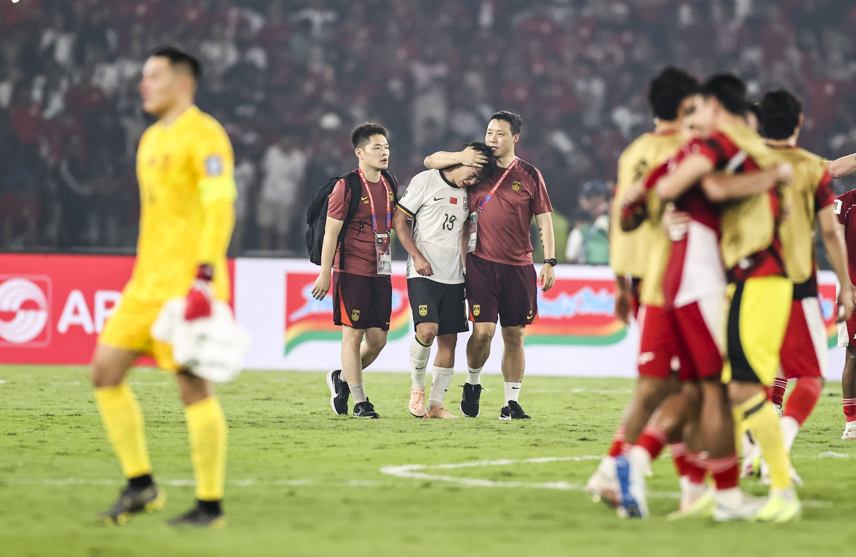 FIBA分享三篮世界杯瞬间：梦碎主场，他的泪水中夹杂着复杂情绪