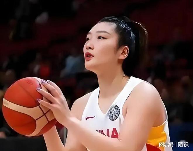 中国女篮平均年龄25.4岁选材着眼于洛杉矶奥运会的简单介绍
