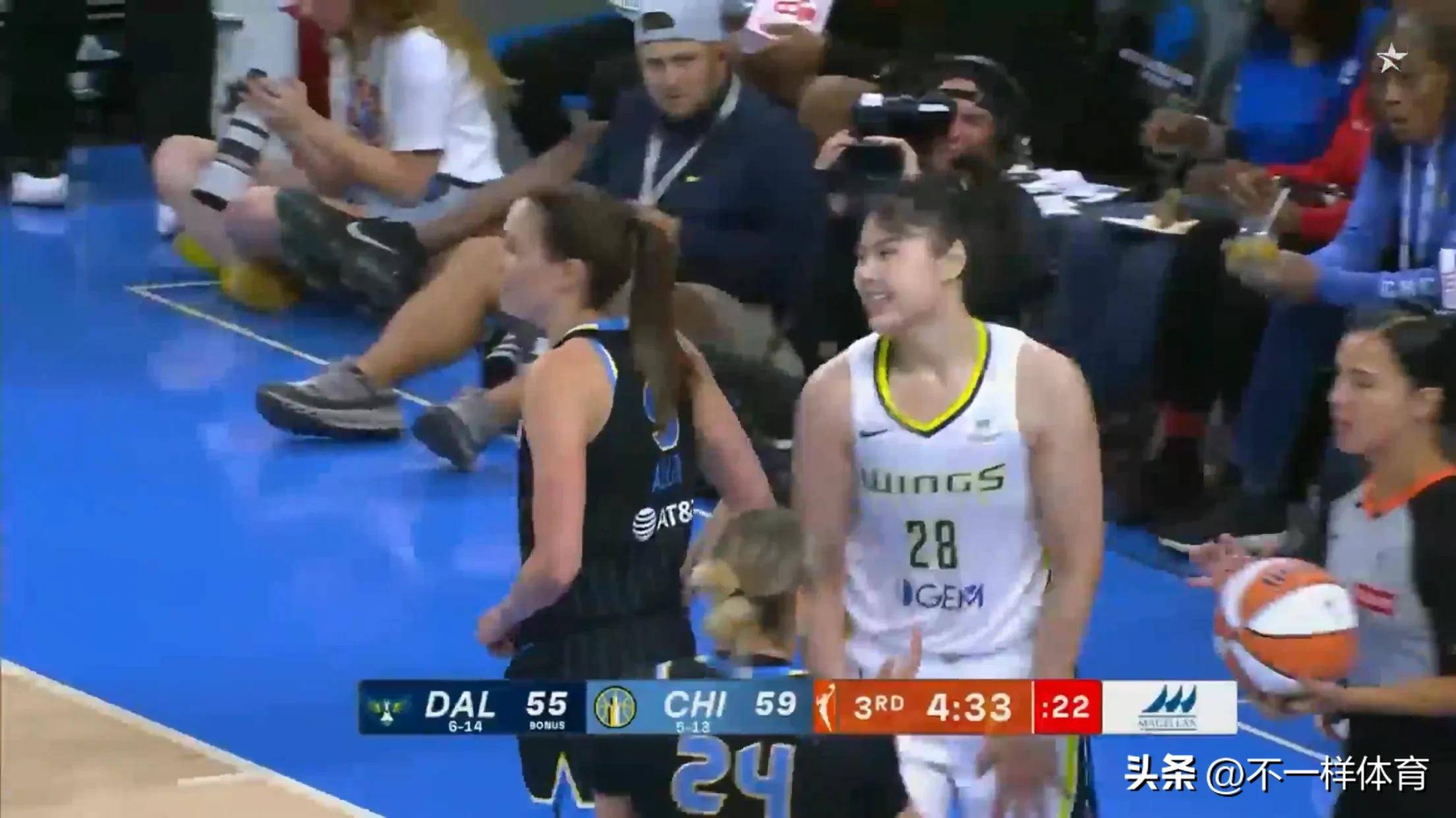 包含WNBA-李月汝10分8篮板飞翼末节逆转王牌未果的词条